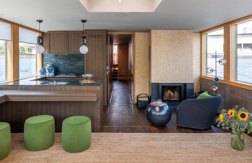 Rummelsburg Boat Rental | GRACE Suite mit zwei Schlafzimmern