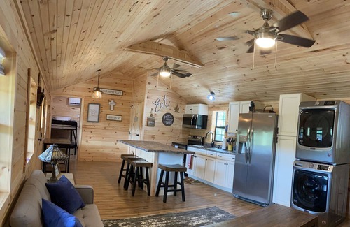 Corinth Cabin | Graceful Glamping - Charis Cabin NEAR Ark Encounter