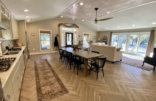 Ocracoke House | Graceland: Dog Friendly Home Convenient Location