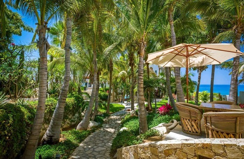 Buzzards Villa | Gracious 7 BR Villa La Salinas w/Ocean views, Private Pool, Wet Bar, Swimmable Beach + More