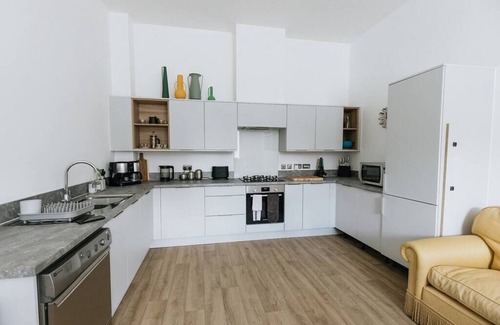 Leeds House | Grade 2 Listed Property with a Beautiful Design