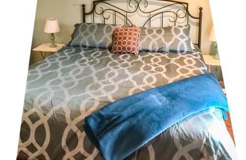 Osage Beach House | Grammy and Papas Lakeside Dugout