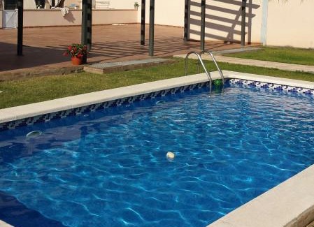 Sant Jaume d'Enveja Apartment | Gran terraza con piscina