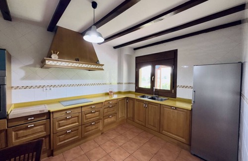 Guemes House | Gran villa con jardín - Villa El Quejigal 13800