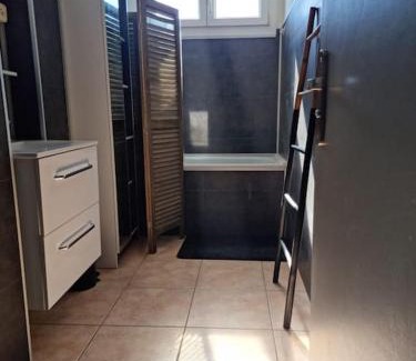 Moulin a Vent Apartment | Grand Appart/WIFI/2 chambres/Détente/Calme