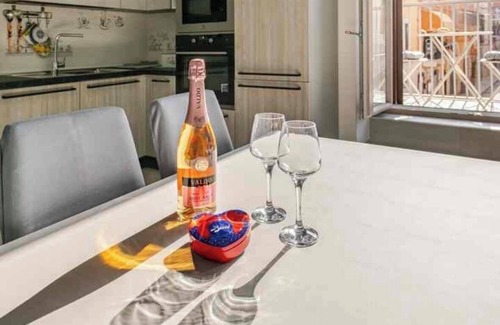 Barletta Apartment | Grand Appartement à 5 Minute a Pied de la Plage Centre Historique et Commerces