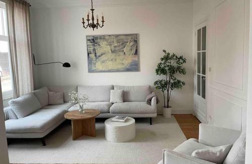 Tourcoing Apartment | Grand appartement entier en hyper centre a 10 minutes de lille, métro a 50m et la gare de Tourcoing et à 900m et parking a proximité