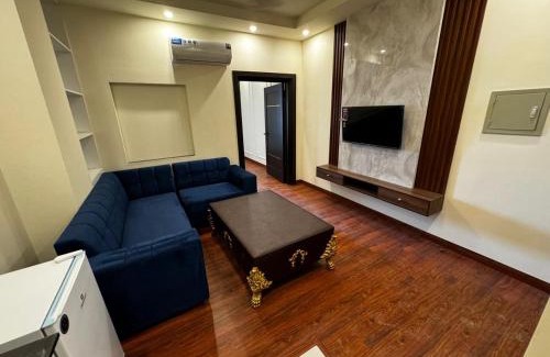 Faisalabad Apartment | Grand atrium