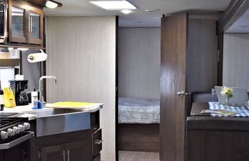 Williams House | Grand Canyon RV Glamping Premium Suite (Glamping Getaway)