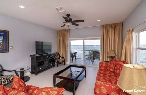 Colliers Bay Hotel | Grand Cayman Resort - Penthouse 2 Bedrm/2 Baths, Beach Front