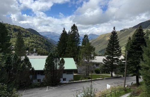 Eaux-Bonnes Ski Chalet | Grand Chalet pour 10 avec vue magnifique sur les pistes et les montagnes à 10mn à pied des pistes