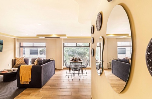 Colonia Cuauhtemoc Apartment | Grand Chapultepec by Kukun