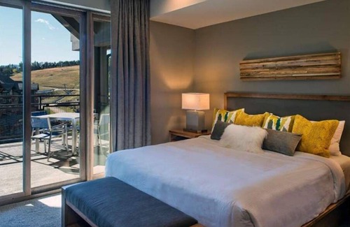 Breckenridge Resort | Grand Colorado at Peak 8 SKI IN/SKI OUT