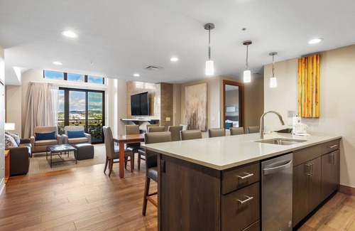 Boulder Ridge Condo | Grand Colorado on Peak 8 1Bedroom - Ski in/out