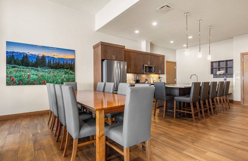 Breckenridge Resort | Grand Colorado ski-in/out 1 BD slopeside luxury resort at the base of Peak 8