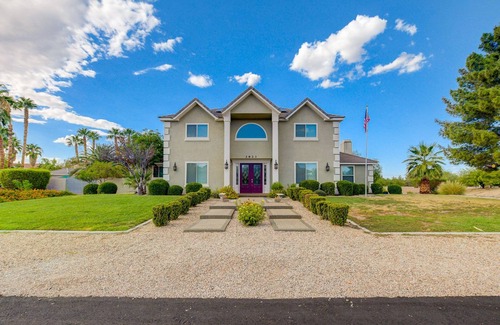 Southfork House | Grand Custom Home W/Resort-Style Backyard