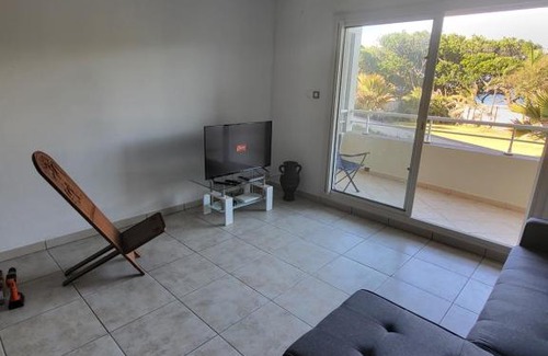 Saint-Benoit Apartment | Grand f3