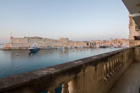 Senglea Apartment | Grand Harbour Apartment