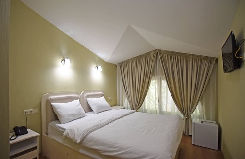 Chugureti Hotel | Grand Hotel Luna in the heart of Tblisi