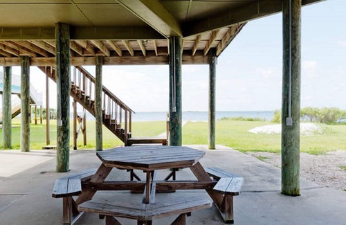 Ono Island House | Grand Lagoon Waterfront Home that sleeps 10! Military discounts available.