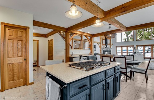 Bass Lake House | Grand Lakefront Home