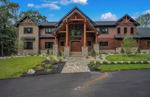 Lake Harmony House | "Grand Lodge" Majestic 9,800 sq ft, 10-Bed, 6-Bath, Indoor Pool, Game Room, Whole House Sound System