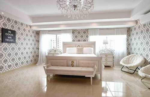 Renacimiento Apartment | Grand Luxe Penthouse @Upscale Zone SD+TUB+Terraza+ BBQ