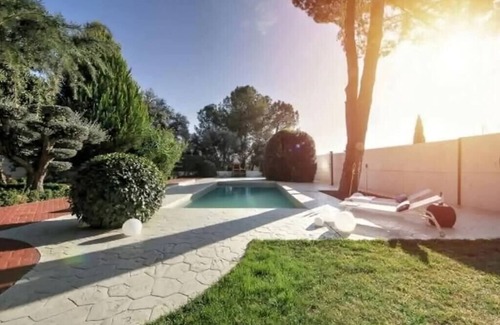 Albolote House | Grand Luxury Villa w/Pool and Hottub nearby Granada
