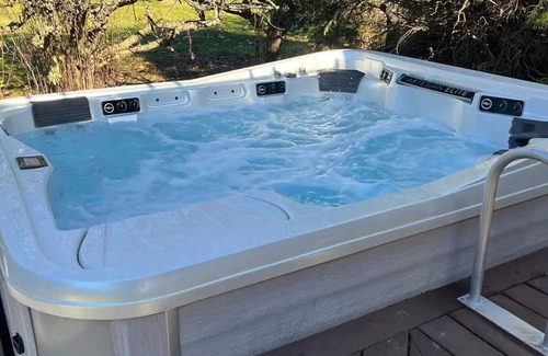 La Porte House | Grand Manor Retreat/Indoor Heated Pool - 10 Acre