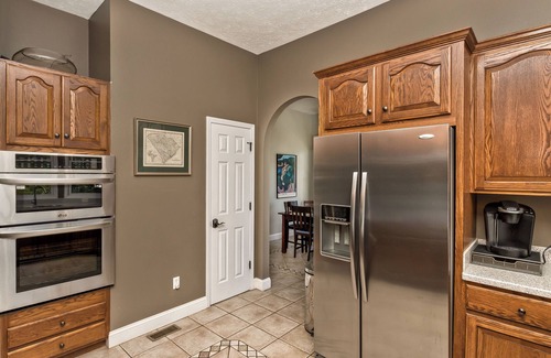 Hendersonville House | Grand Mountain Getaway near Dupont~Hendersonville, NC