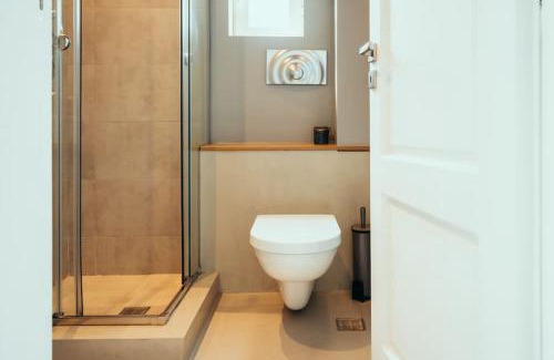 Vari-Voula-Vouliagmeni Apartment | Grand Sea View Apartment 3' from Kavouri Beach