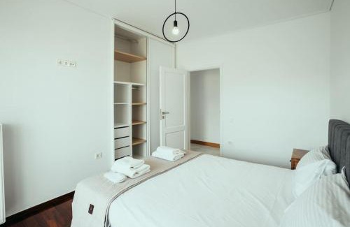 Vari-Voula-Vouliagmeni Apartment | Grand Sea View Apartment 3' from Kavouri Beach