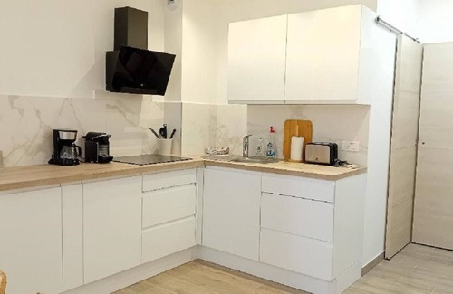 Cap-d'Antibes Apartment | Grand Studio Loft, Rdj, Neuf, Proche Plage de Sable du Ponteil, 200m