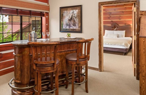 Rothschild Hotel | Grand Suite With Access to Pool, Hot Tub, and Gym