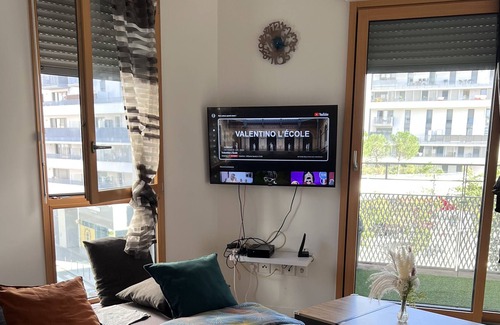 Quartier Vilmorin Apartment | Grand T2 Tout Équipé à 100m de la Gare de Massy TGV