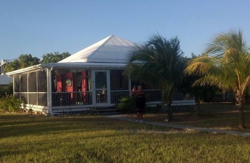 Cockburn Town Cottage | Grand Turk Ocean Front Cottage On Beautiful Pillory Beach