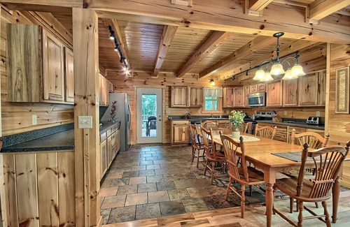 South Bloomingville Cabin | Grand Valley Lodge, 8-Bedrm Lodge - Hocking Hills