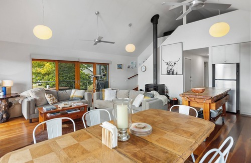 Merrijig House | Grand View Chalet: 4 BR, 2 BA in Merrijig, Sleeps 10