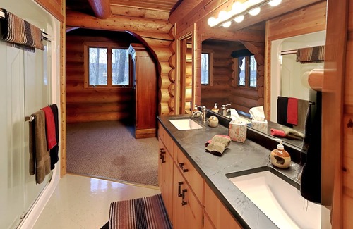 Hayward Cabin | Grand View Lodge -New Listing With Room For The Family