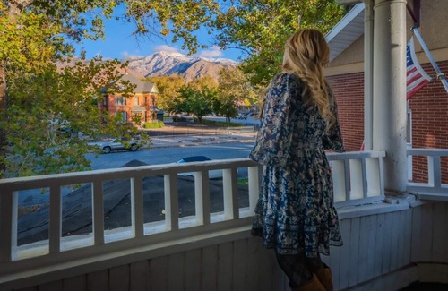 Ogden Apartment | Grand View · Madison Place (Apt #1) Grand View