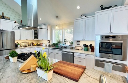 Port Clyde House | Grand View: Oceanfront Elegance in Port Clyde