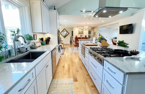 Port Clyde House | Grand View: Oceanfront Elegance in Port Clyde