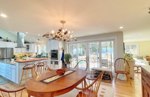 Port Clyde House | Grand View: Oceanfront Elegance in Port Clyde