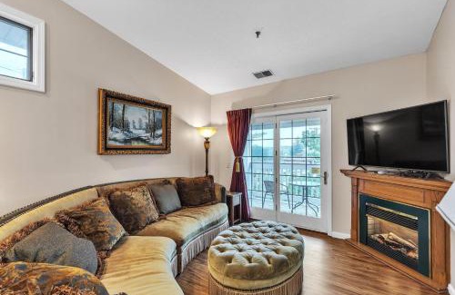 Nashville Apartment | Grand Wood Suites - 3rd Floor Front Side Corner Penthouse Suite 301