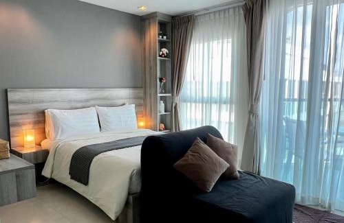 Kram Apartment | Grandblue Condominium#702 Seaview TopFloor MaePhim Rayong