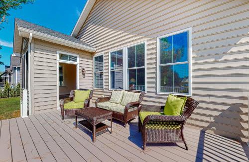 The Glade House | Grande at Canal Pointe 37484 Liverpool Ln