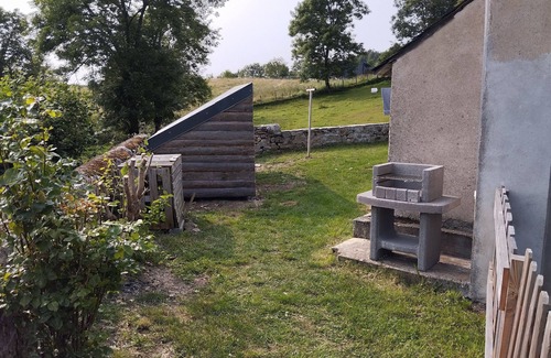 Riom-es-Montagnes House | Grande Maison au Cœur de Calme et de la Verdure du Cantal