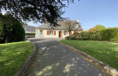 Saint-Cast-le-Guildo House | Grande Maison de 155m² Située à 1000 m de la Grande Plage de St Cast, 5 Chambres et 1 Alcôve,