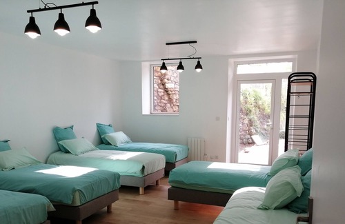 Saint-Nolff House | Grande Propriété le Long du Ruisseau