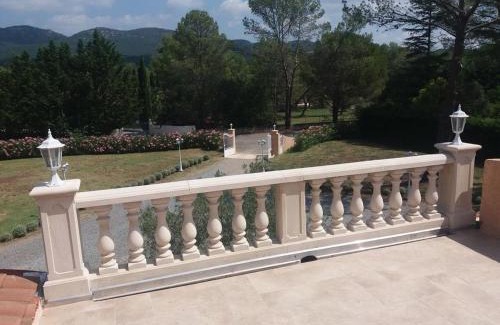 Puget-sur-Argens Villa | Grande Villa 4 étoiles 20pax entre Cannes and Saint Tropez